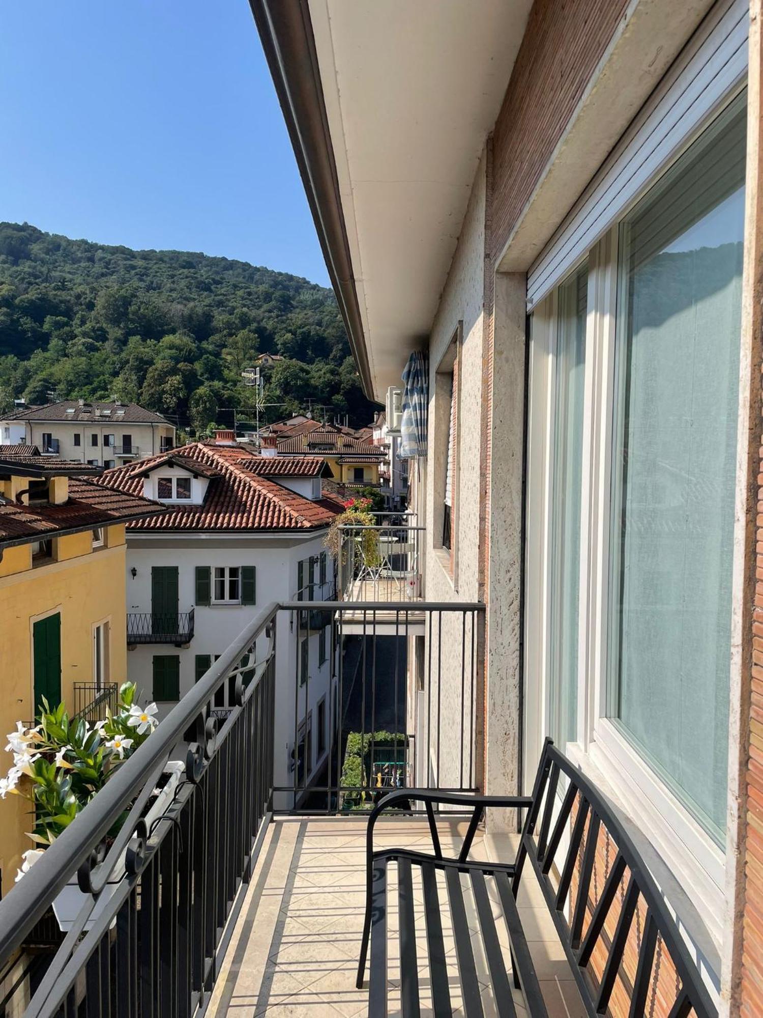 Family Apartment Vista Lago Стреза Екстериор снимка